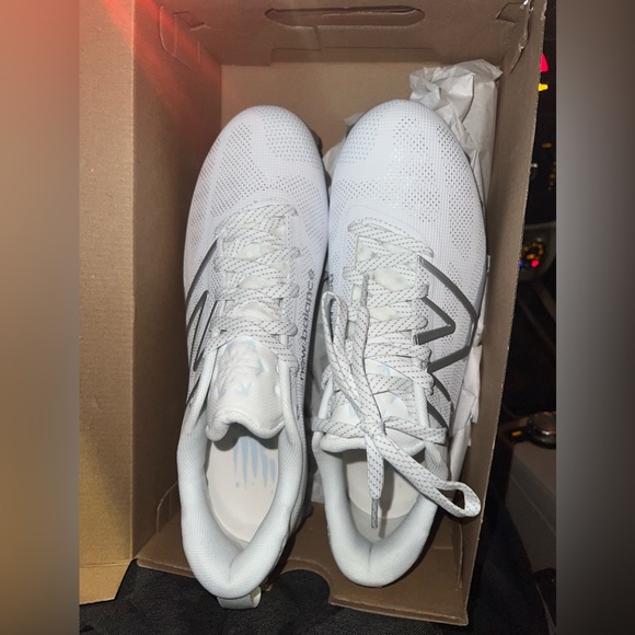 New Balance low top cleats. White, low top. Freeze Lx v4 Low. - Picture 2 of 5